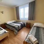 Quarto em Acomodações Particulares Goscinne Maja