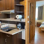 Quarto em Acomodações Particulares Goscinne Maja *